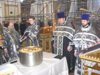   &raquo; Click to zoom ->