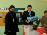   &raquo; Click to zoom ->