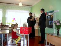   &raquo; Click to zoom ->