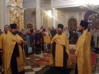   &raquo; Click to zoom ->