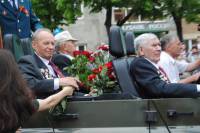   &raquo; Click to zoom ->