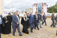   &raquo; Click to zoom ->