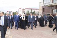   &raquo; Click to zoom ->