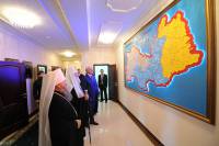   &raquo; Click to zoom ->