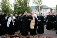   &raquo; Click to zoom ->