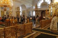   &raquo; Click to zoom ->