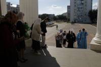   &raquo; Click to zoom ->