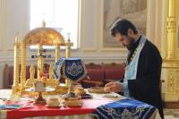   &raquo; Click to zoom ->