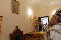   &raquo; Click to zoom ->