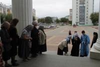   &raquo; Click to zoom ->