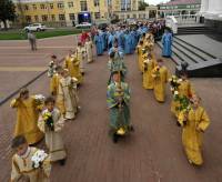   &raquo; Click to zoom ->