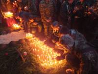   &raquo; Click to zoom ->