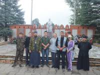   &raquo; Click to zoom ->