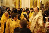   &raquo; Click to zoom ->