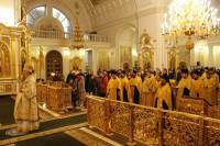   &raquo; Click to zoom ->