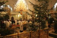   &raquo; Click to zoom ->