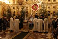   &raquo; Click to zoom ->