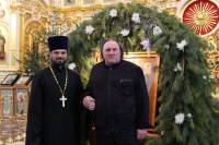   &raquo; Click to zoom ->