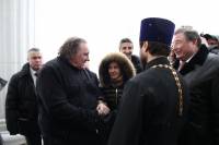   &raquo; Click to zoom ->