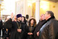   &raquo; Click to zoom ->