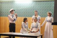   &raquo; Click to zoom ->