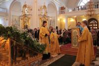   &raquo; Click to zoom ->