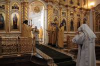   &raquo; Click to zoom ->