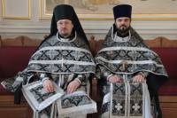   &raquo; Click to zoom ->