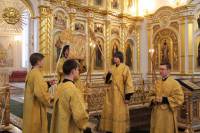   &raquo; Click to zoom ->