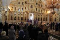   &raquo; Click to zoom ->