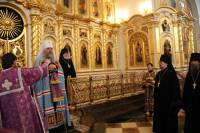   &raquo; Click to zoom ->