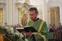   &raquo; Click to zoom ->