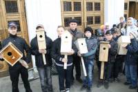   &raquo; Click to zoom ->