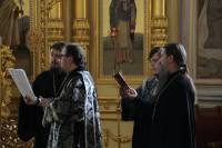   &raquo; Click to zoom ->