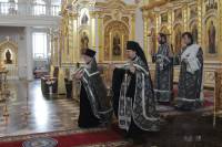   &raquo; Click to zoom ->