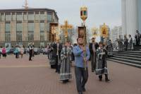   &raquo; Click to zoom ->