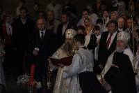   &raquo; Click to zoom ->