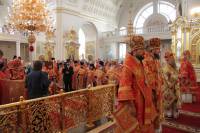   &raquo; Click to zoom ->