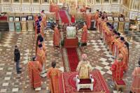   &raquo; Click to zoom ->