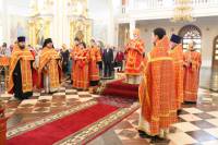   &raquo; Click to zoom ->