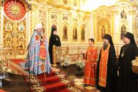   &raquo; Click to zoom ->