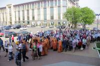   &raquo; Click to zoom ->