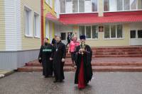   &raquo; Click to zoom ->