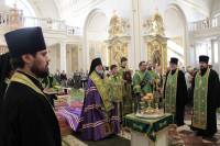   &raquo; Click to zoom ->