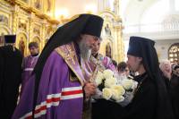   &raquo; Click to zoom ->