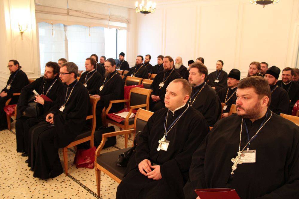   &raquo; Click to zoom ->