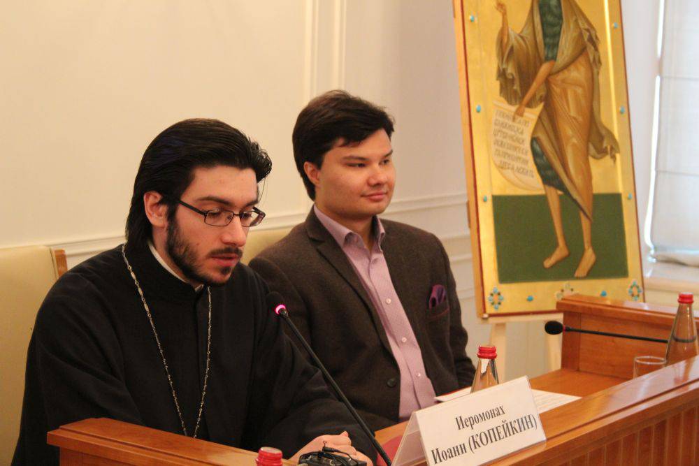   &raquo; Click to zoom ->