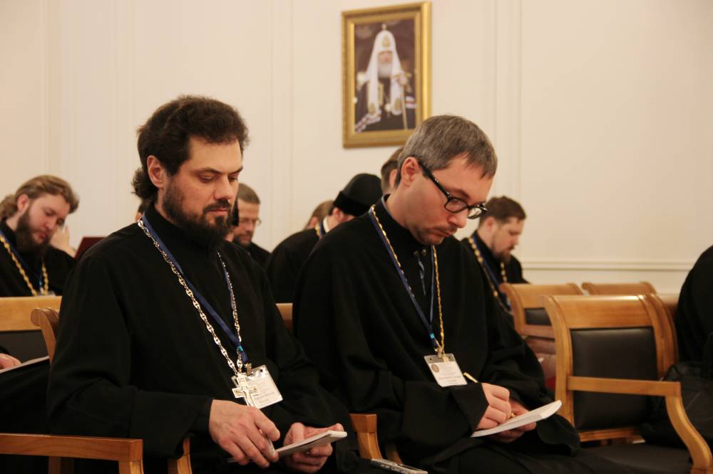   &raquo; Click to zoom ->