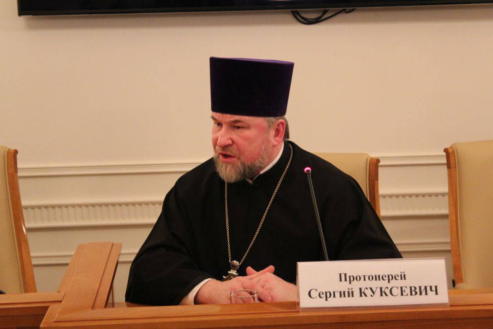   &raquo; Click to zoom ->