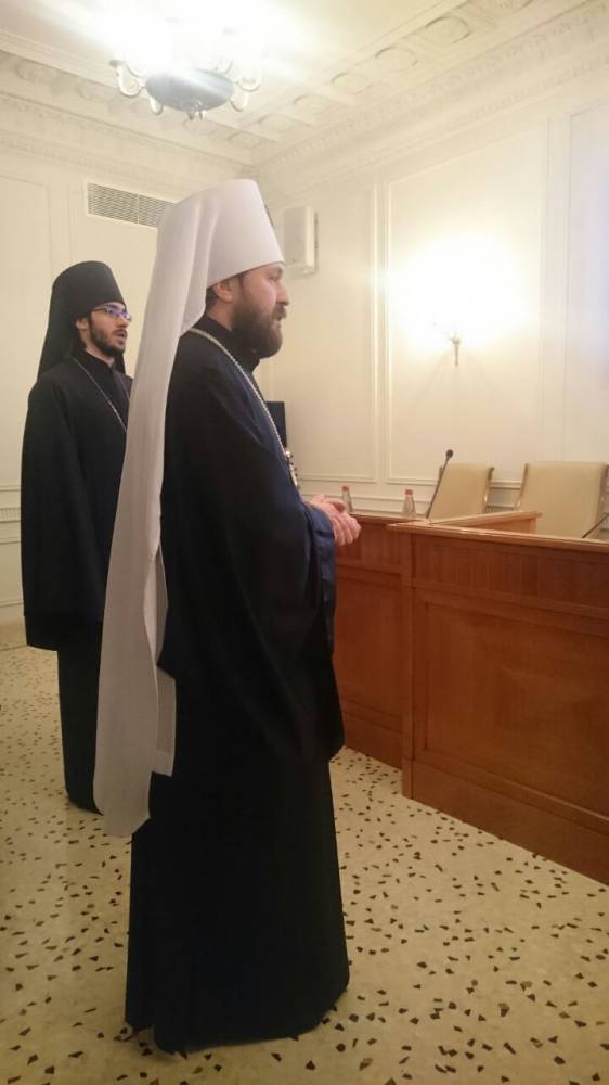   &raquo; Click to zoom ->